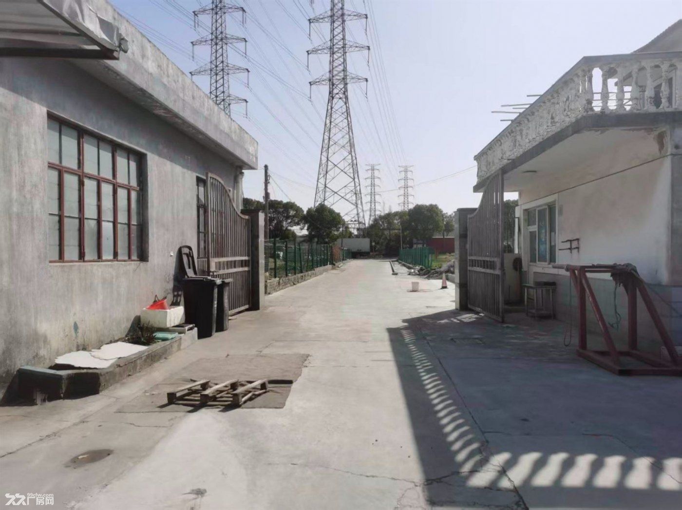 招租：黄渡 一楼360平 门口场地可堆放 带办公住宿 - 8