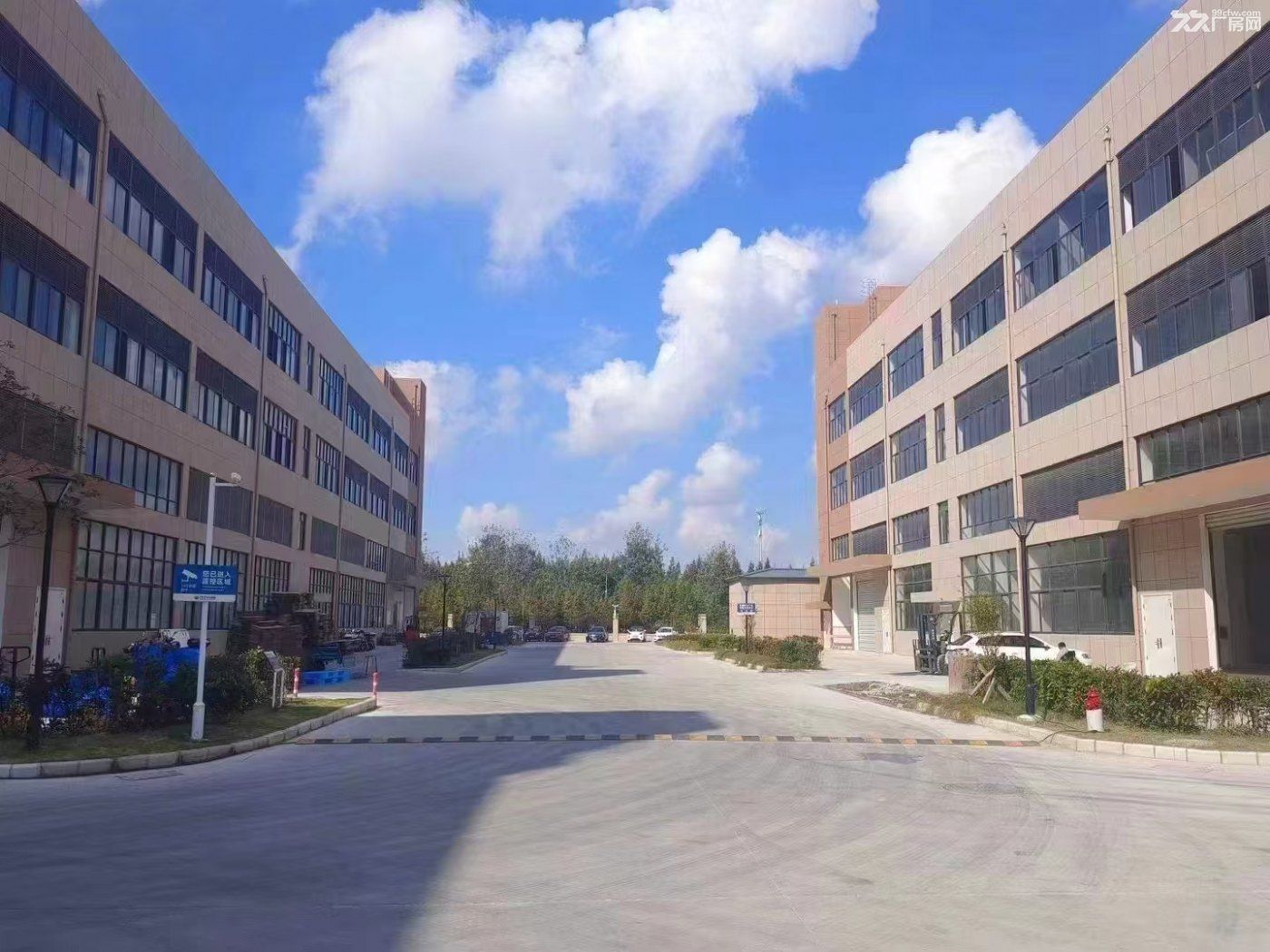 全国高端润滑油企业生产基地 - 2