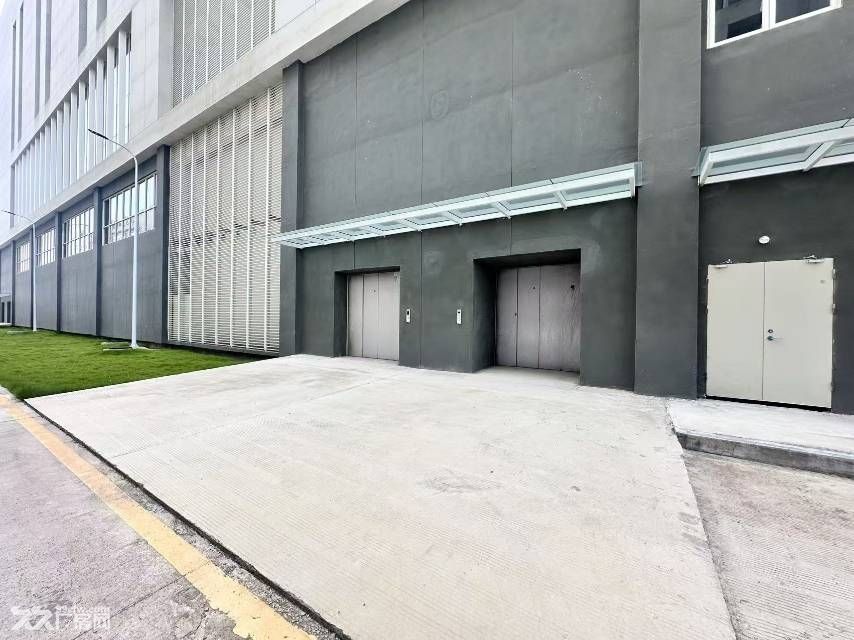 黄埔主干道旁标准研发厂房一层一证