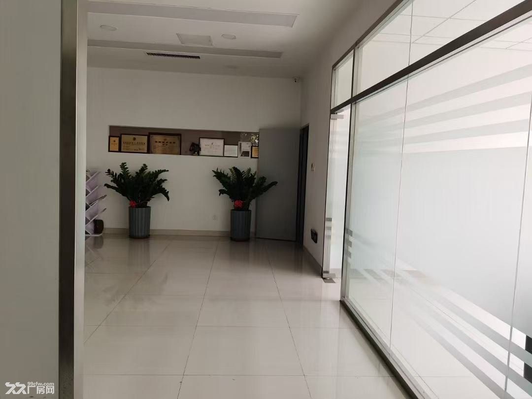 因公司发展需要，乔迁新居，出租出售长清“联东U谷”发财宝地，上下两层共计1250 - 6