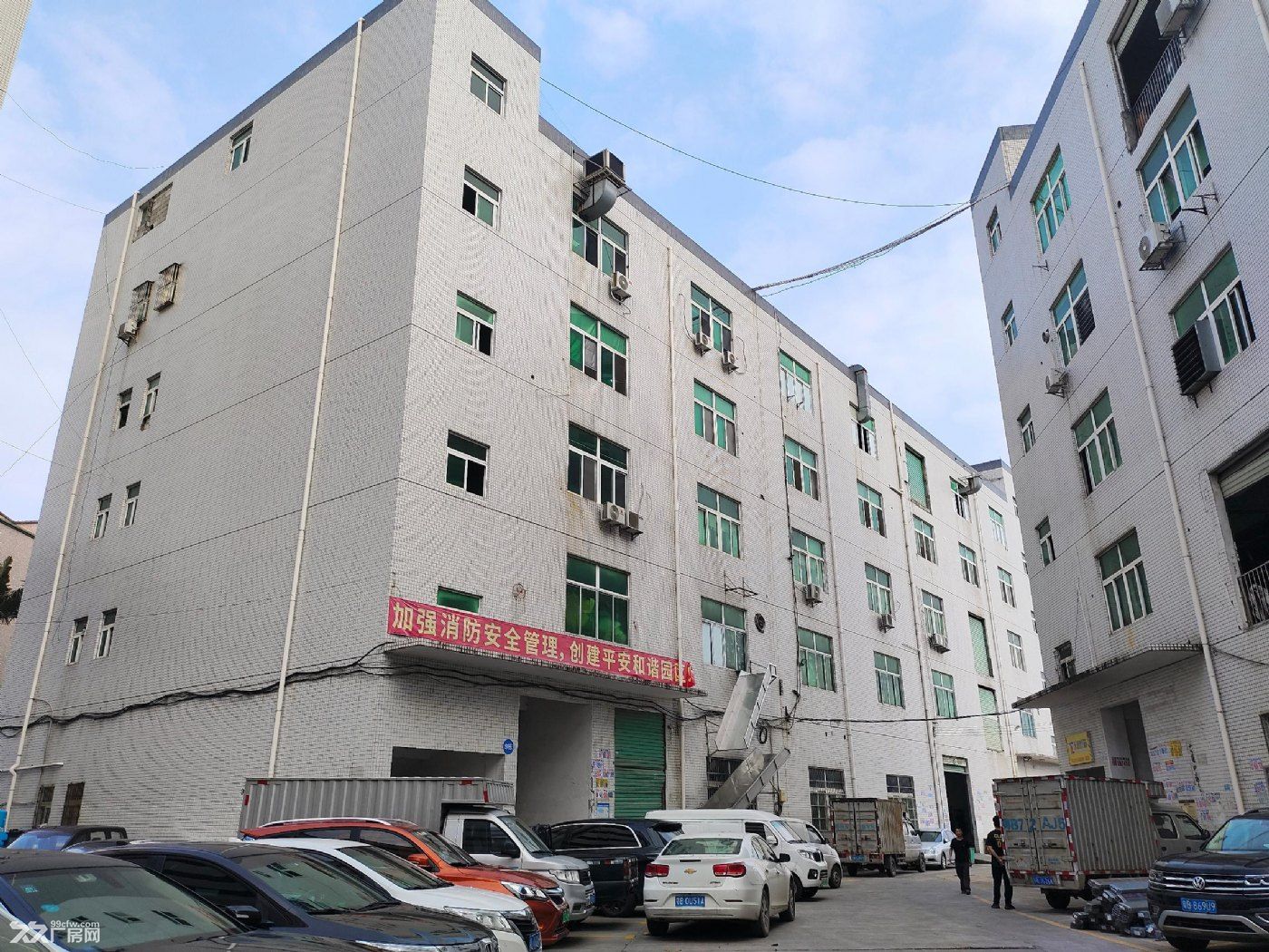 深圳坪地新出精装修厂房带现成办公室出租 - 4