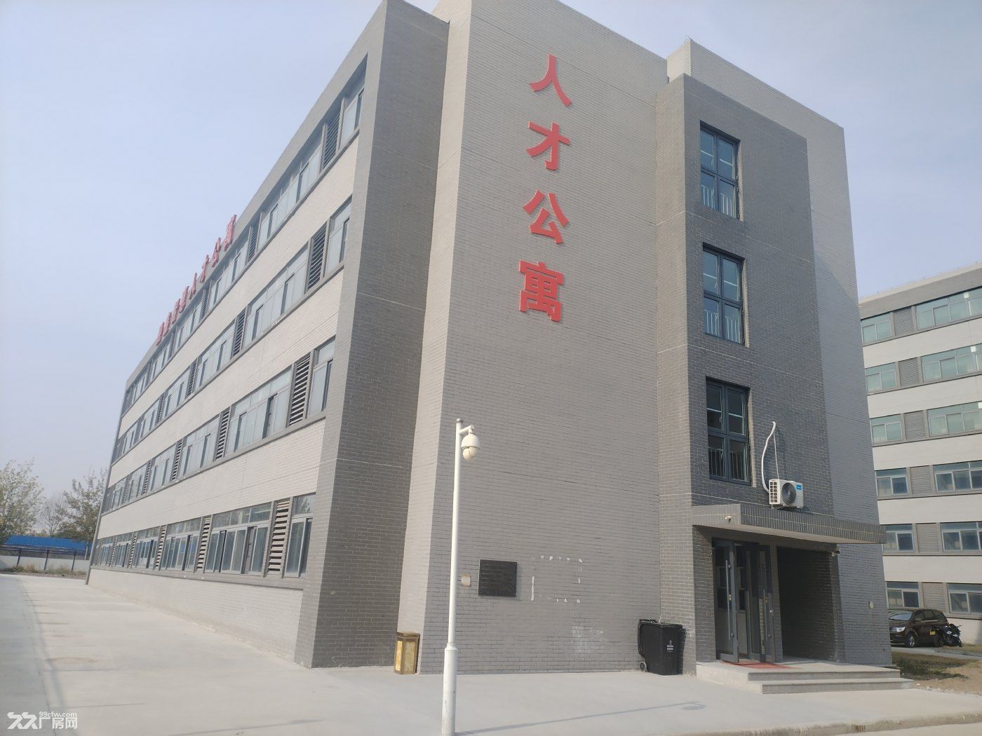 124到2万平米,一楼厂房仓库高台库,可分租有食堂宿舍 - 2
