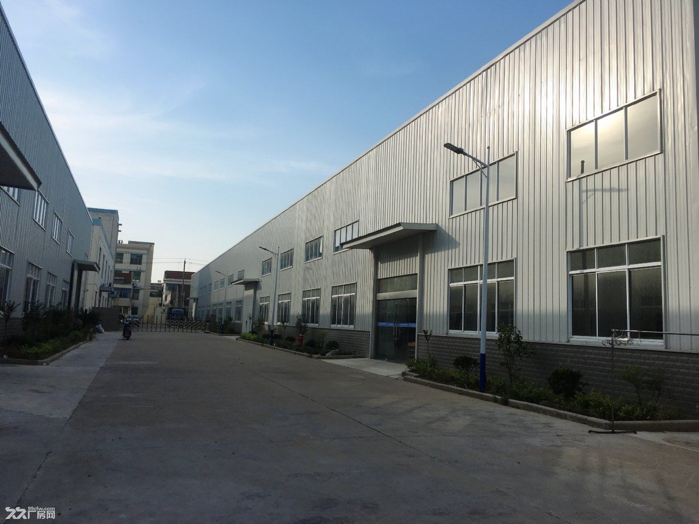 镇江新区大路镇工业园区主干道旁 1000平米厂房出租 ,独栋带航车,高速路口旁 - 3