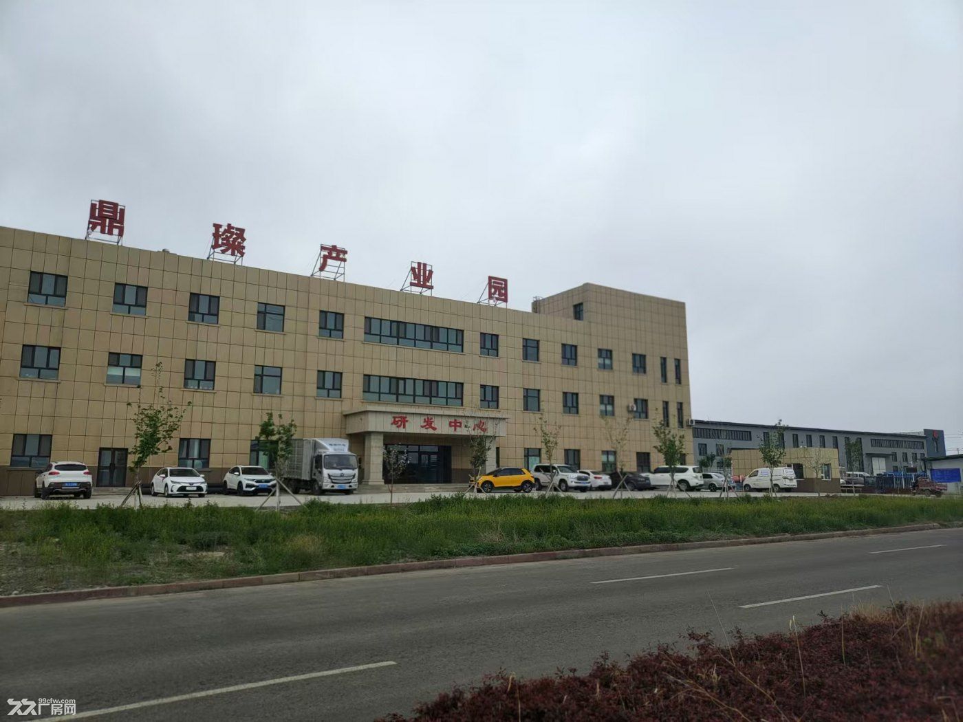 新疆鼎璨精创产业园,正规工业园区,标准化独立工业厂房,手续齐全,50年 - 5