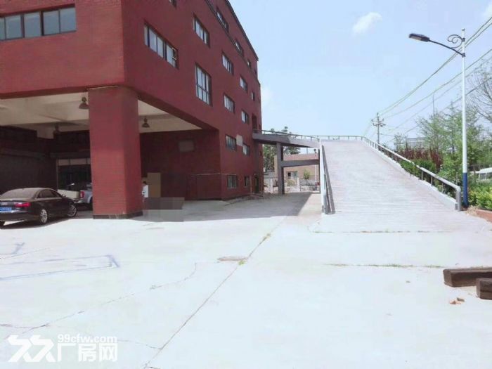 南五环高度7米面积6000可分租价格便宜有坡道直接到二楼