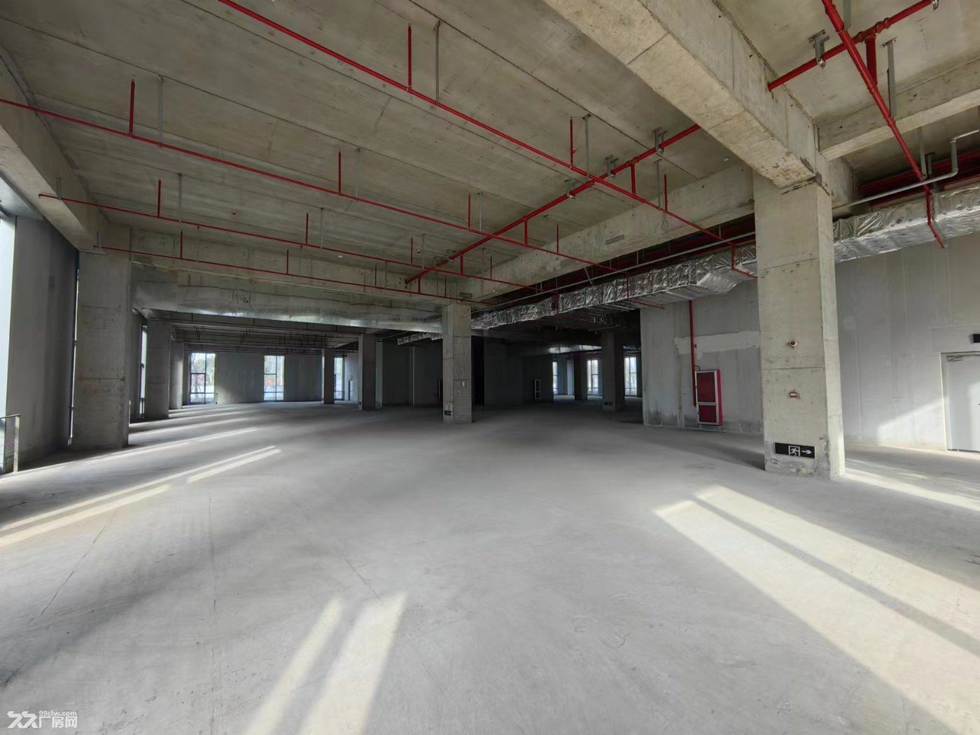 保税区外近金桥 新建产业园 国企业主科技型企业享受1年免租 - 7