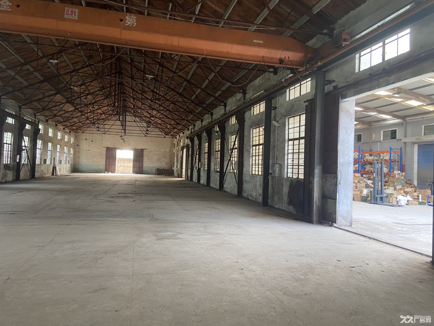 奉贤区柘林镇胡阮公路1850号,厂房910平方米出租,无税收要求,交通便利。 - 2