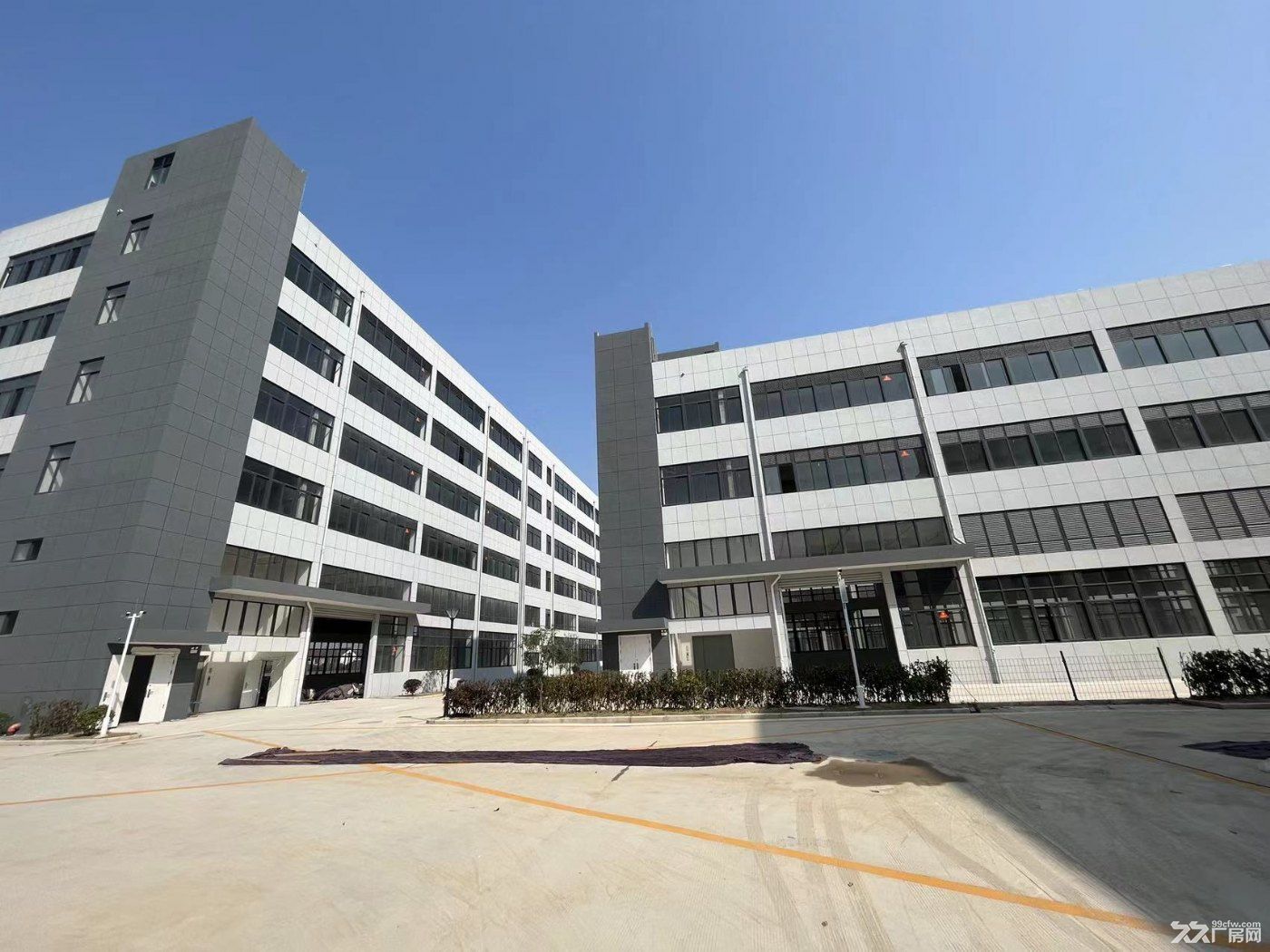 出售独门独院厂房 可按揭 可环评 双证齐全