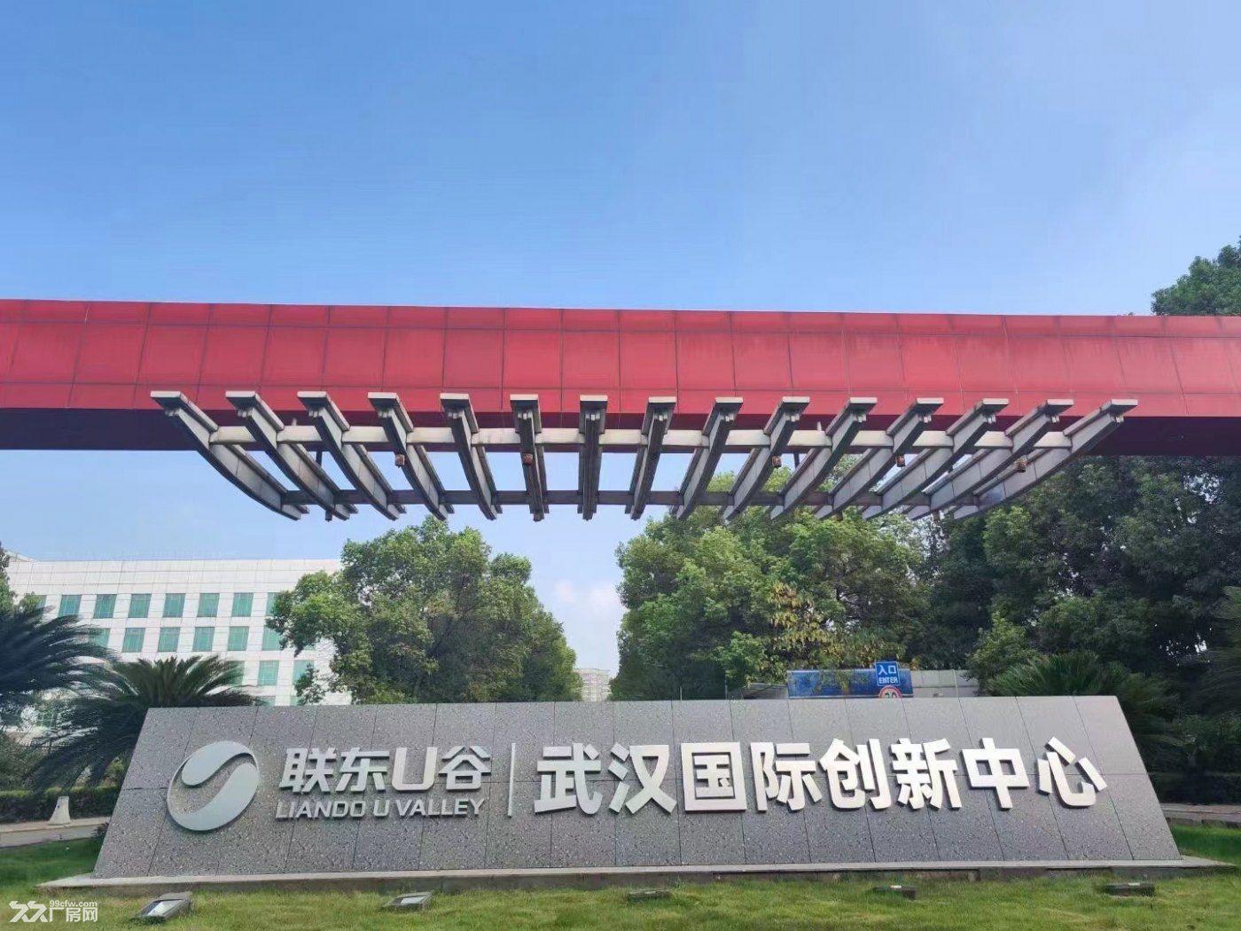 4层独栋，独门独户，50年产权，地铁口旁 - 2