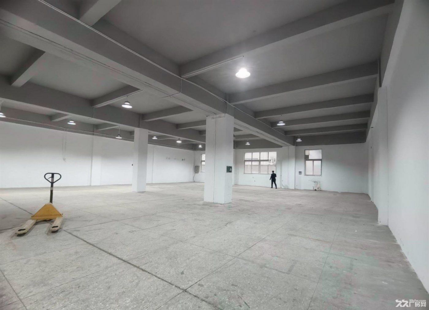 房东出租:江桥金园四路仓库 一楼500平厂房仓库 场地大停车卸货方便 - 5