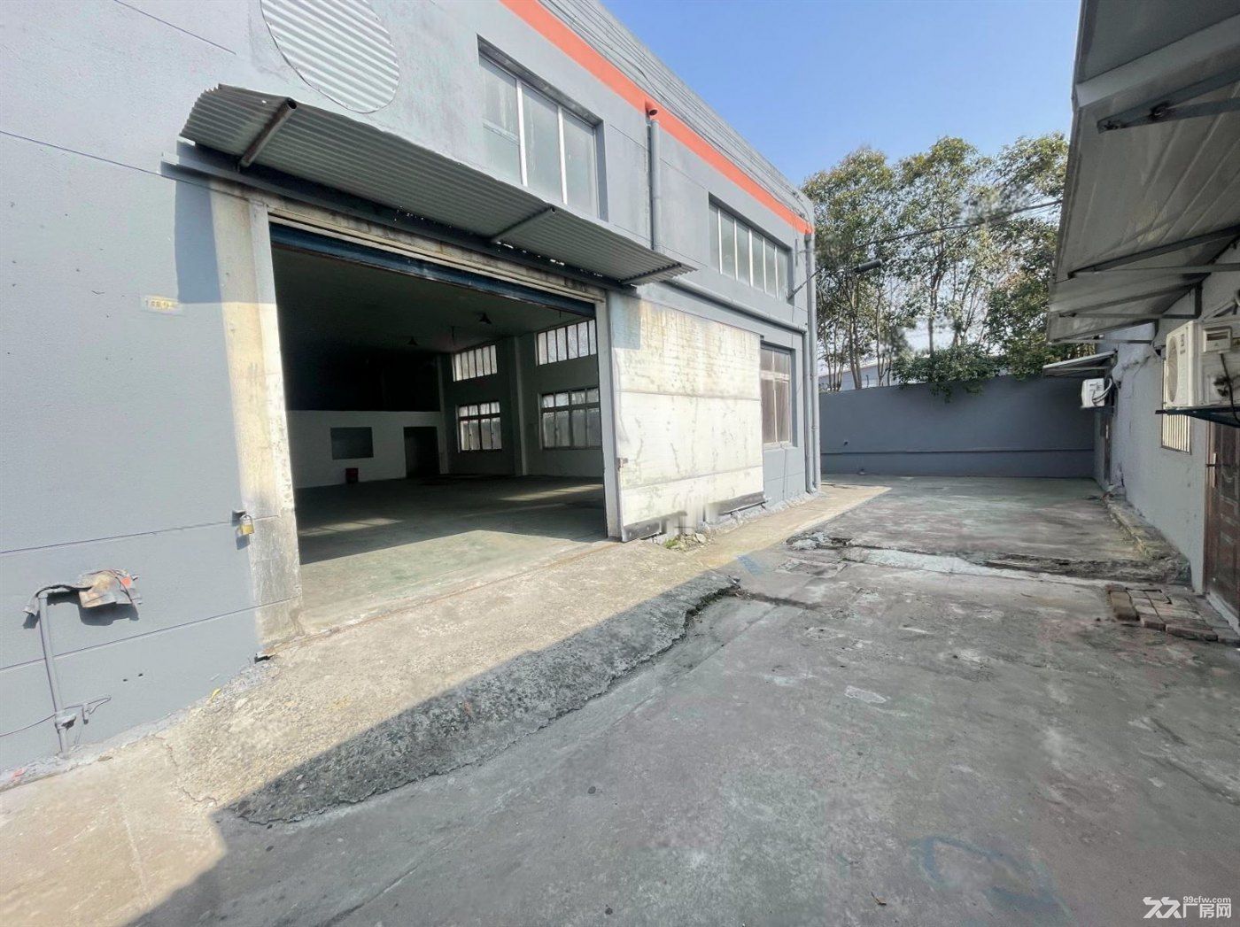 嘉唐公路 新出300平车间 中间无立柱 带办公 - 5