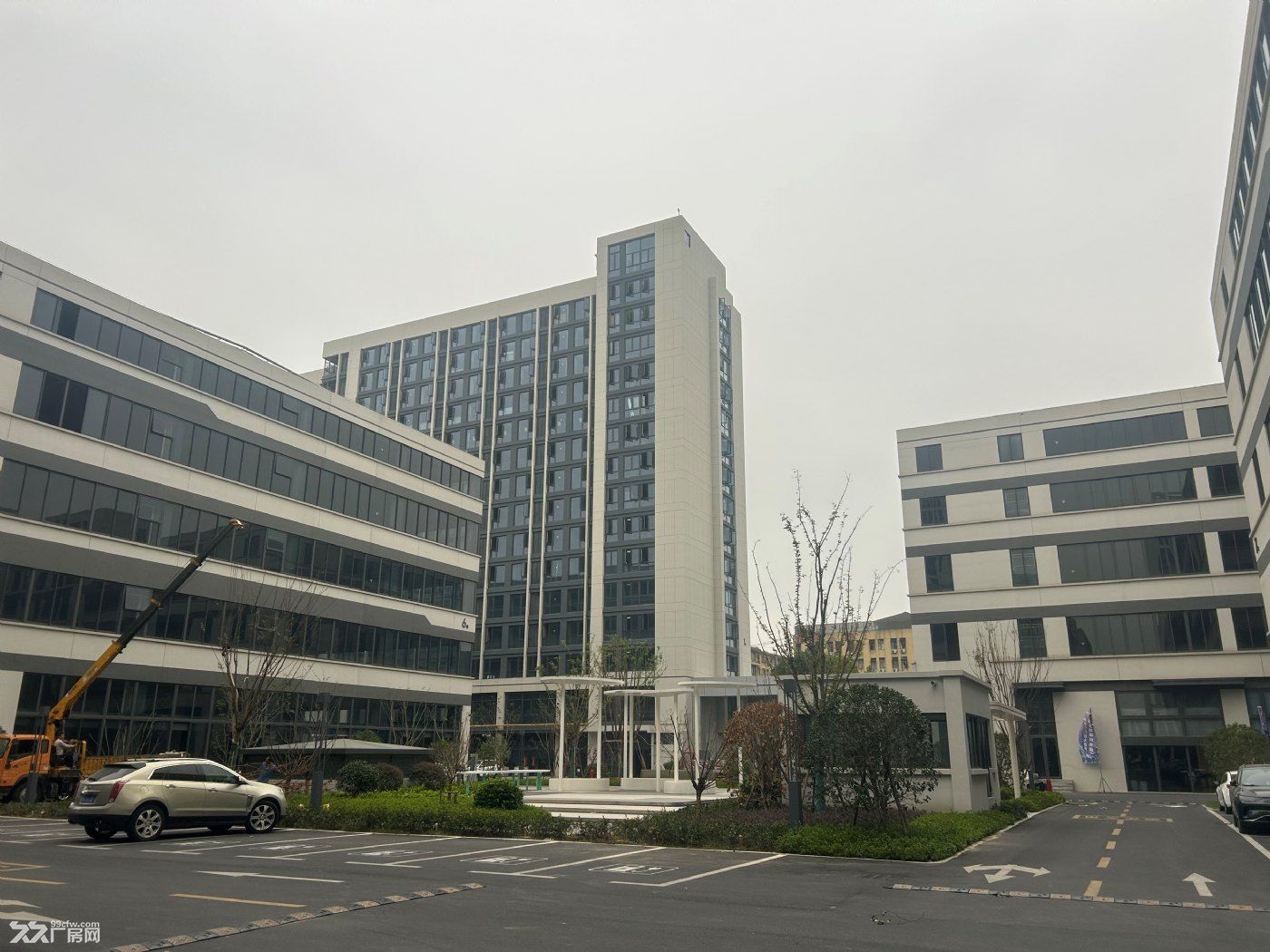 海宁长安高新区恒生钱塘科技园 园区环境优美 配套完善 适合多种行业 - 2