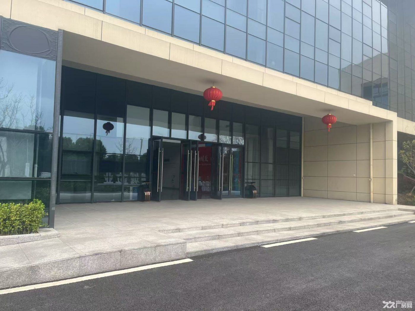 大平层及纯一楼出租 园区8元起租 可办公 可生产 可分割 可仓储 交通便利