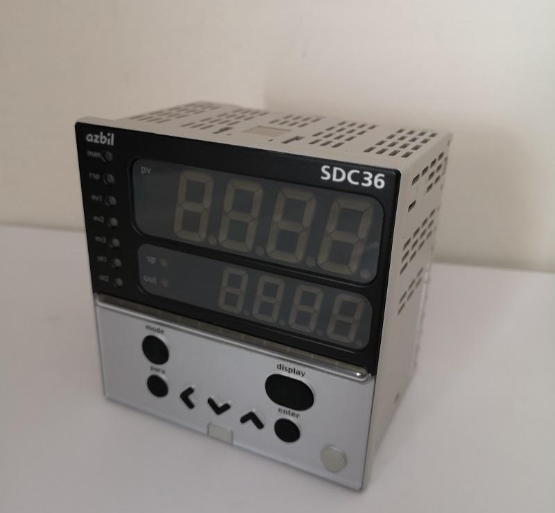日本山武 AZBIL 温控表 数字显示调节器 SDC36 - 3