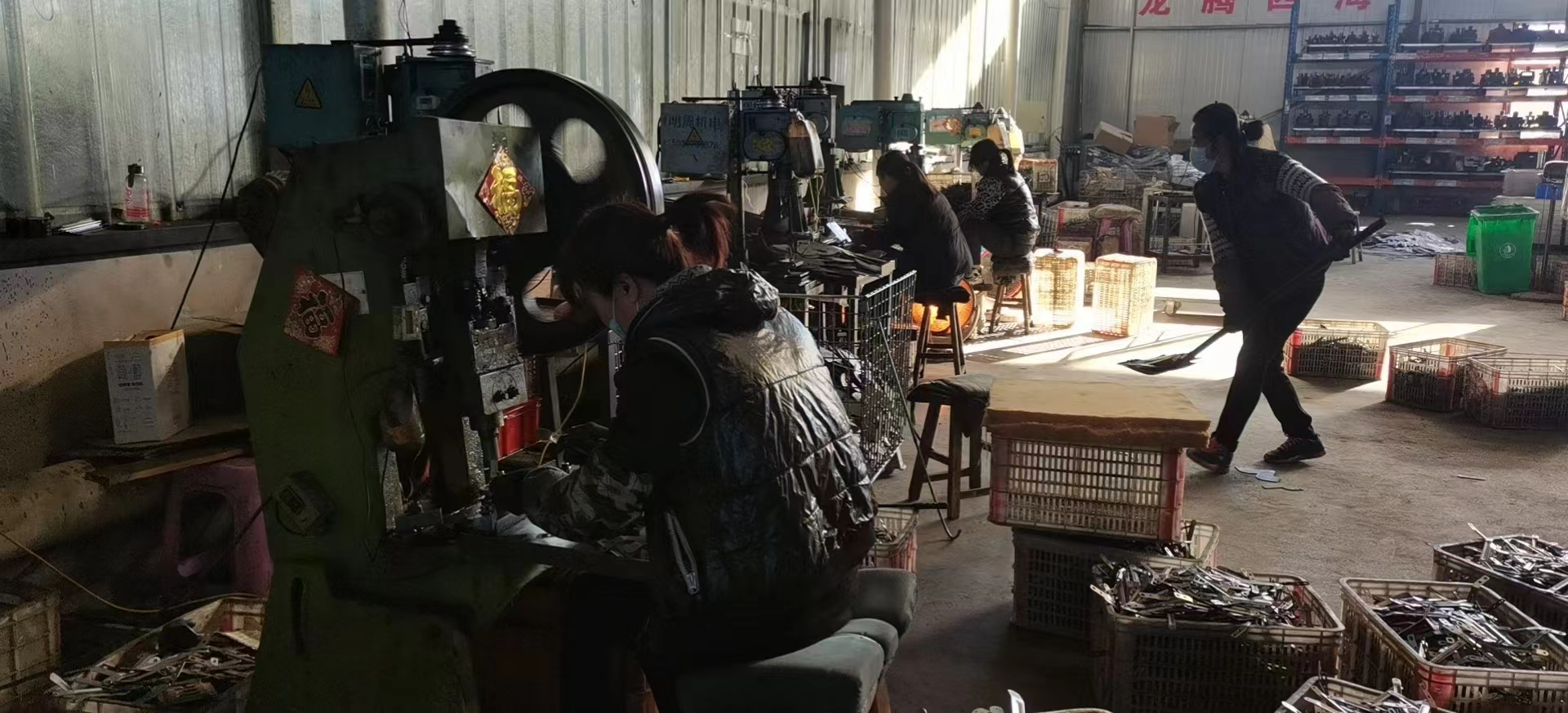 制 冲压件加工定做金属铁片不锈钢铜铝垫片 冲床加工大小五金配件 - 2