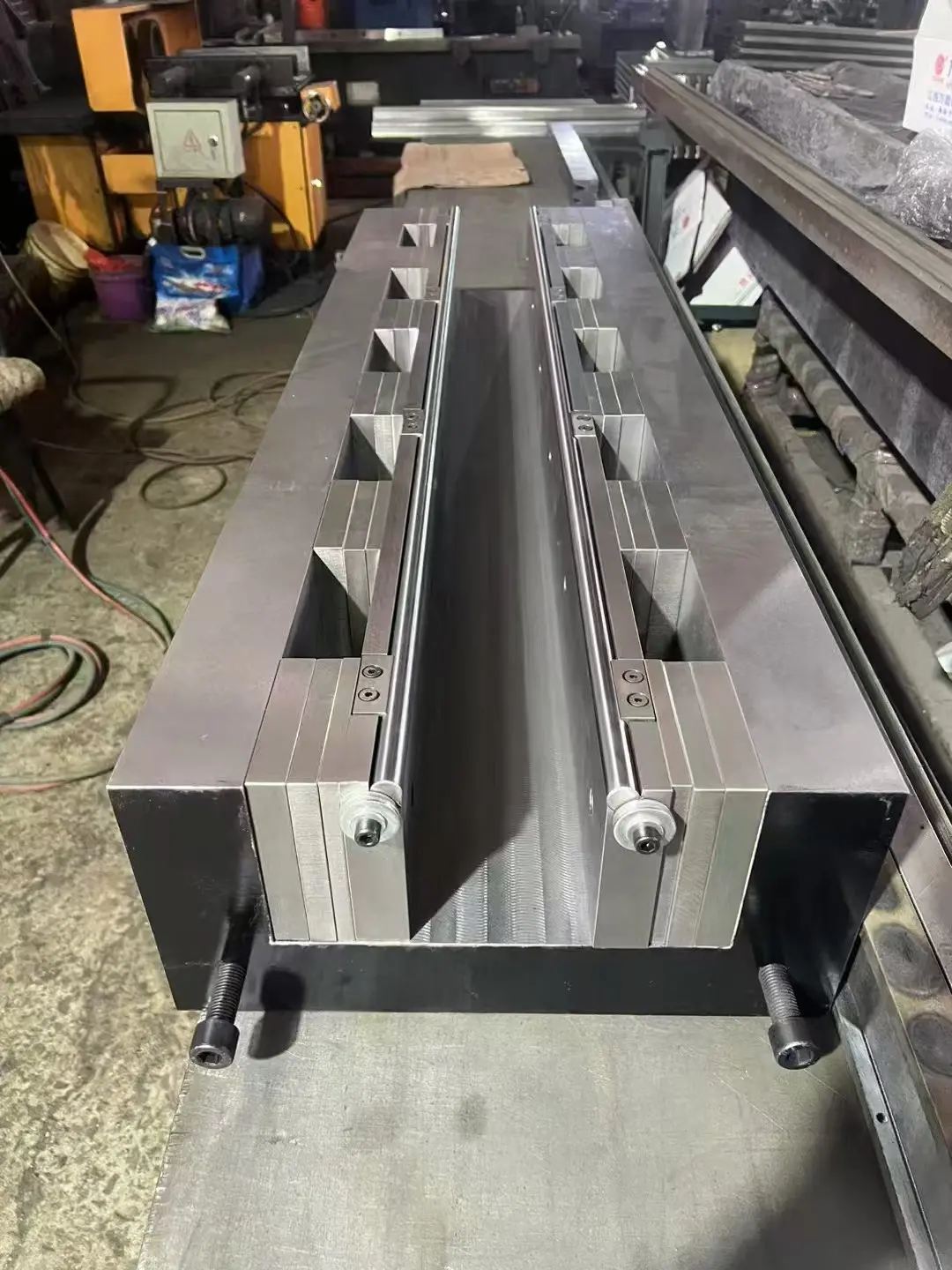 数控折弯机模具835MM无锡折弯机数控模具维修 - 2