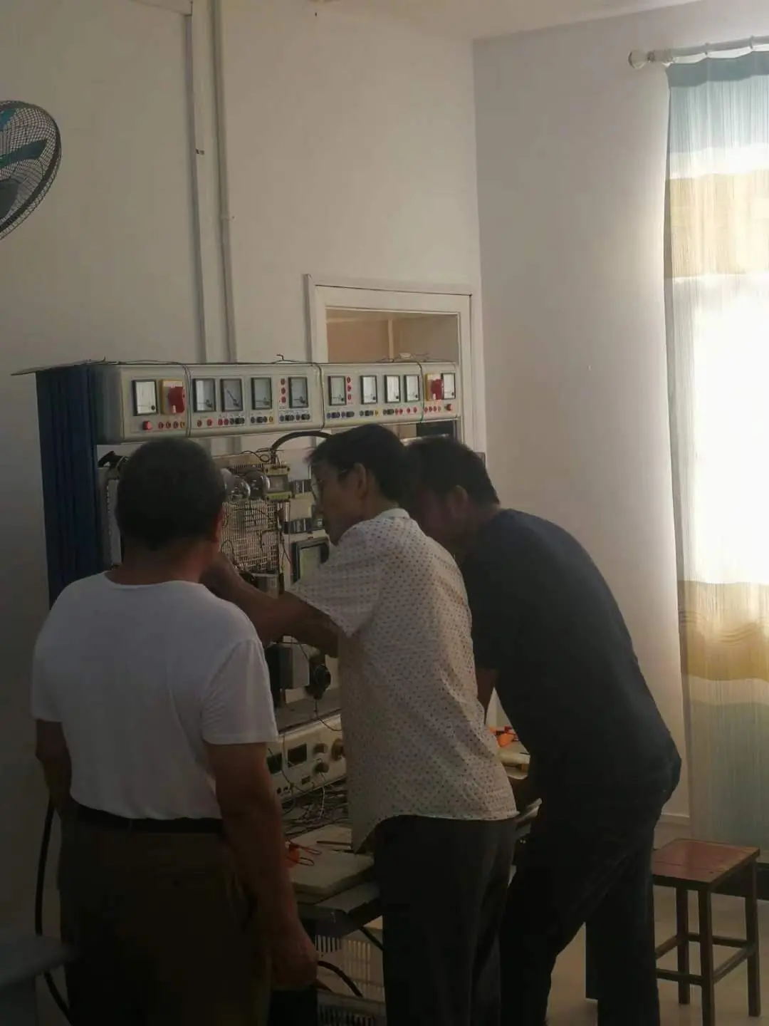 十堰丹江口阳光职校培训叉车电工电焊会计厨师计算机工业机器人等技术 - 2