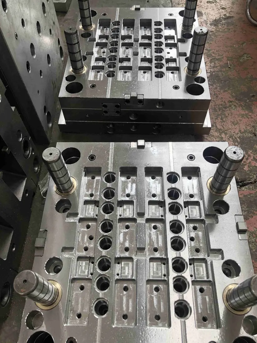 疫苗注射器模具厂家，南通注塑模具厂 南通塑料模具厂 南通模具厂