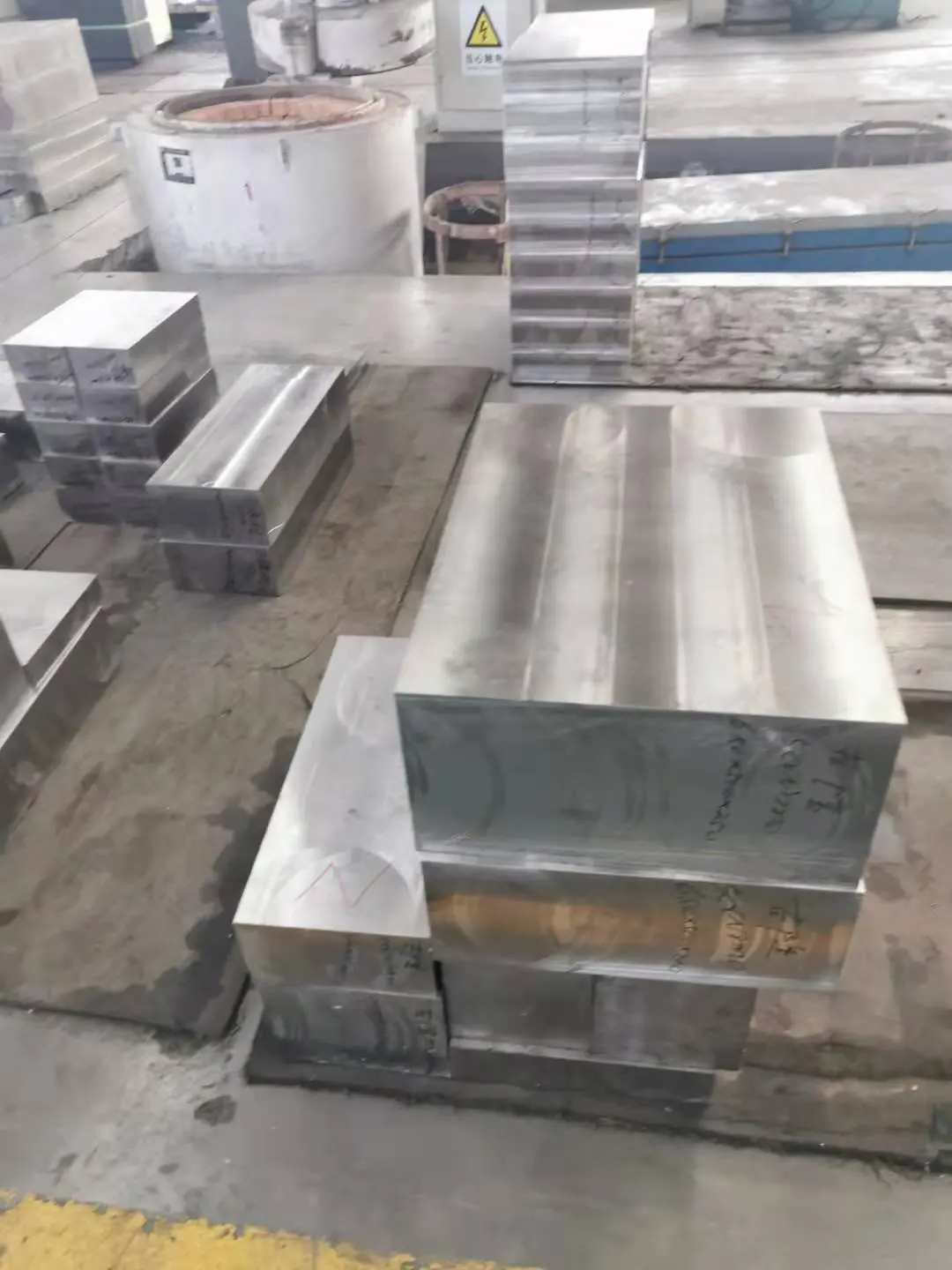 5crnimoV是大型热锻模具材料|5crnimoV是较好的适用于热锻模架的材料