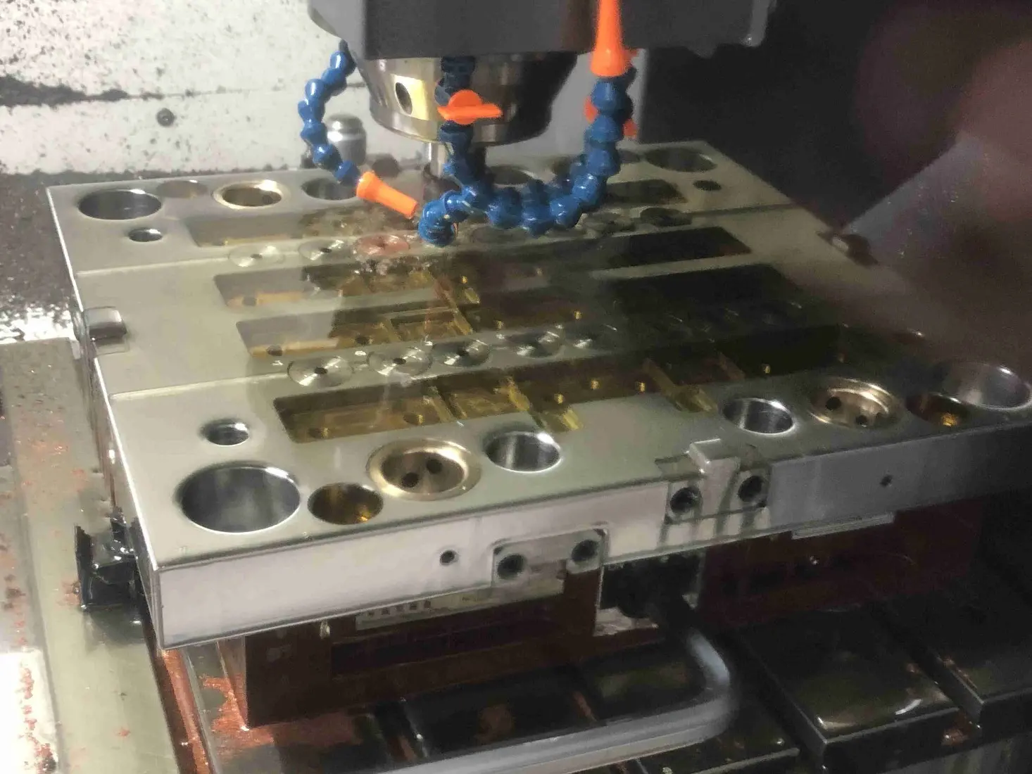 疫苗注射器模具厂家，南通注塑模具厂 南通塑料模具厂 南通模具厂 - 2