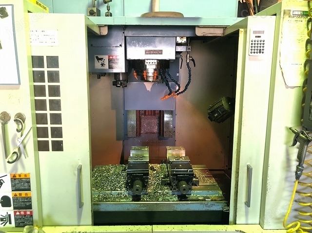 VM4Ⅱ 二手OKK立式加工中心 - 2
