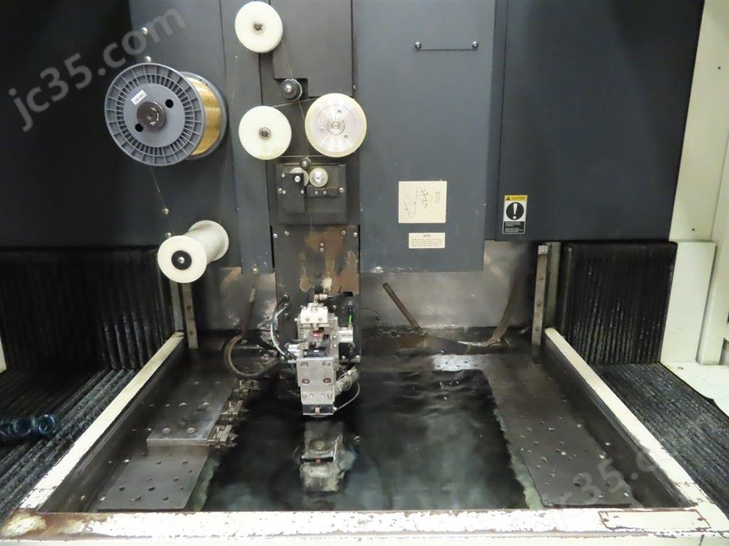 EU 64 MAKINO 二手牧野线切割机 - 3
