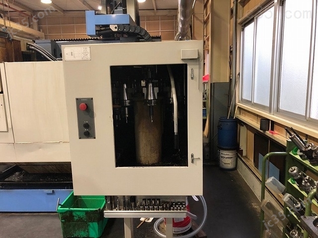 FJV50 二手Yamazaki Mazak立式加工中心 - 2