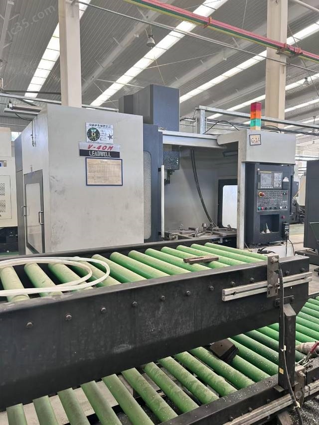 1160 二手中国台湾丽伟v-40L加工中心 - 2