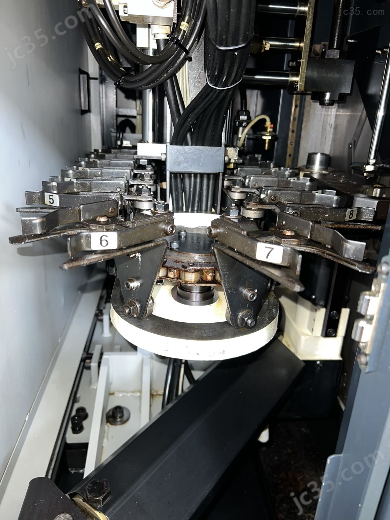 V33 二手牧野V33高速模具机 - 4