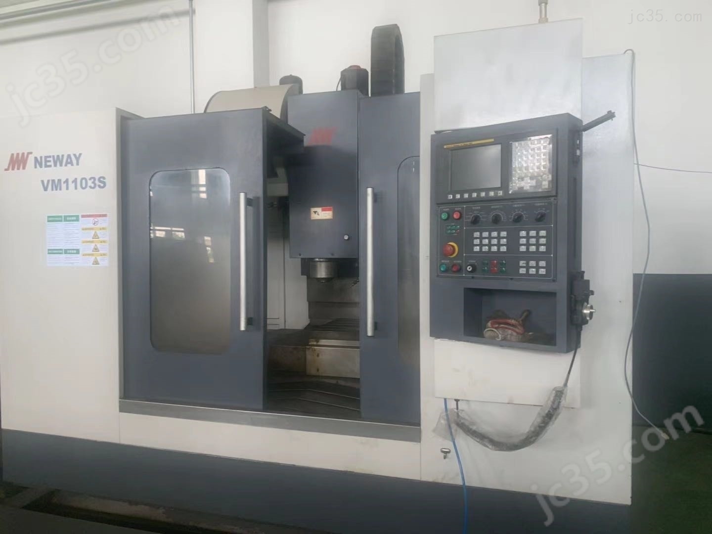 VM1103S 二手台纽威立式加工中心 - 3