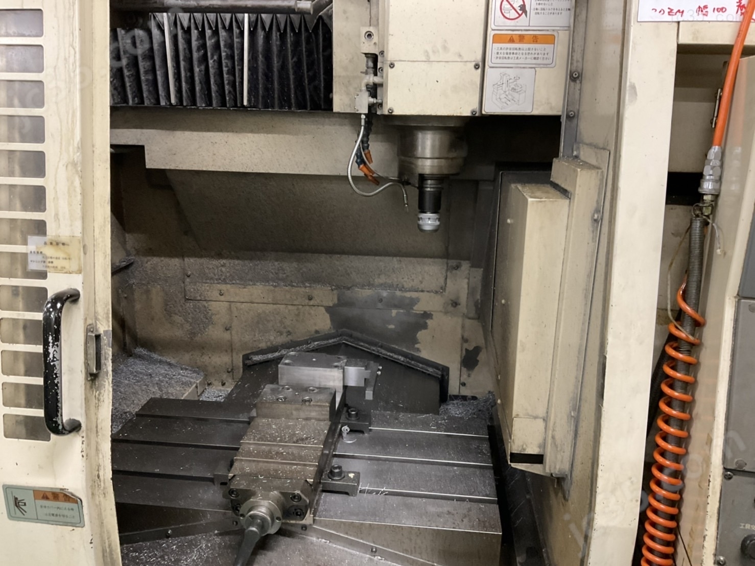 VR40 二手大隈立式加工中心 - 2