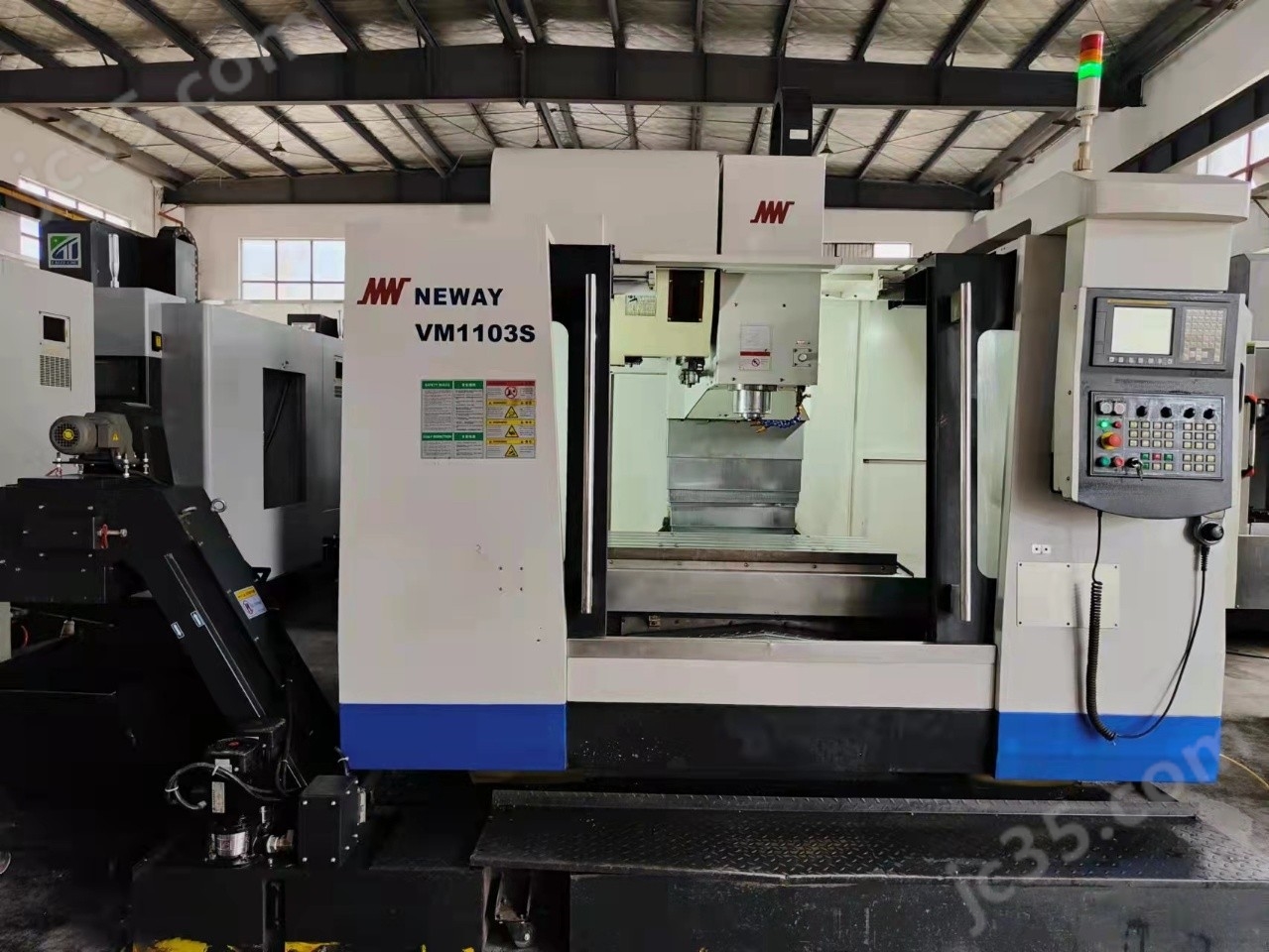 VM1103S 二手纽威VM1103S加工中心2019年