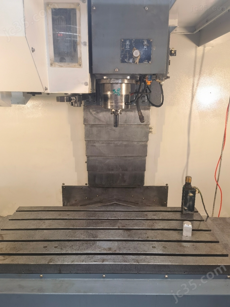 FV102A 二手中国台湾永进立式加工中心 - 4
