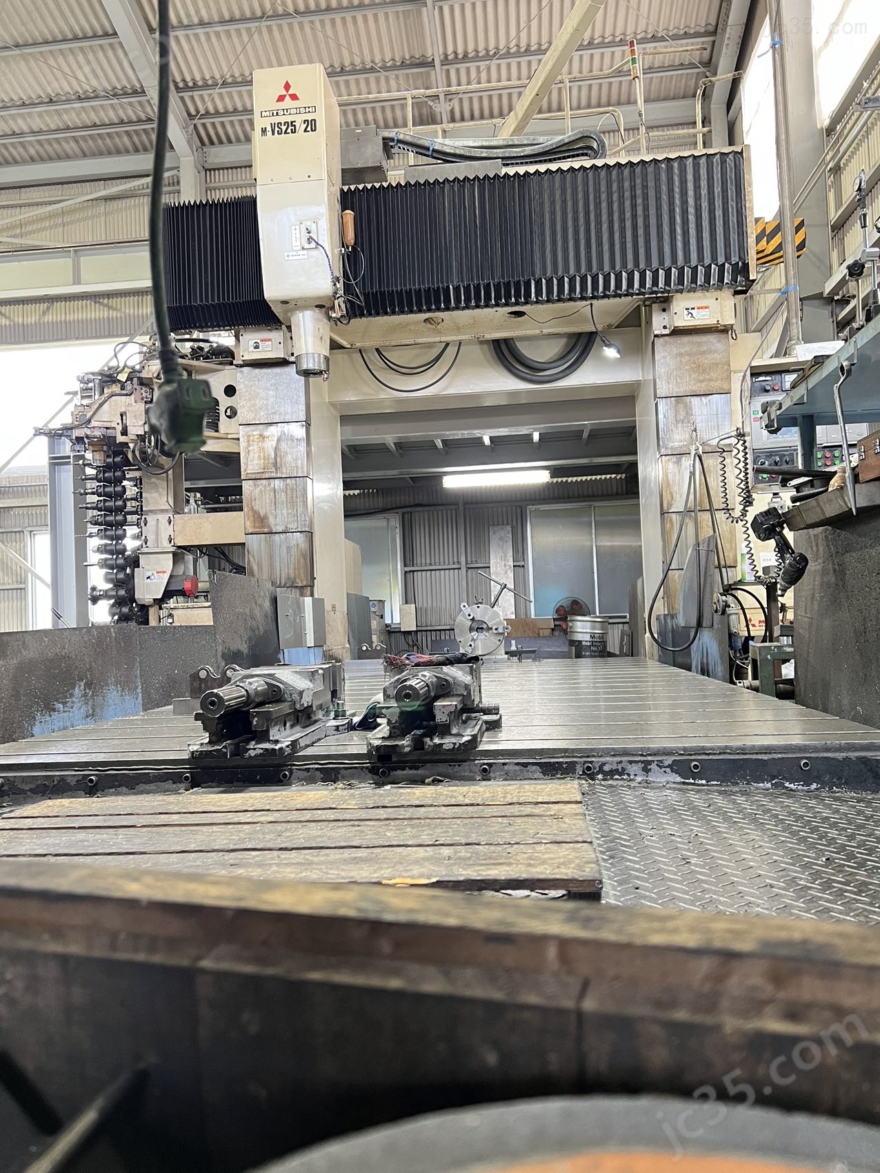 m-vs25/20 二手三菱重工龙门加工中心 - 2