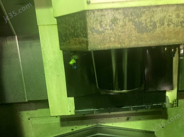 V33C2 二手Makino立式加工中心 - 2