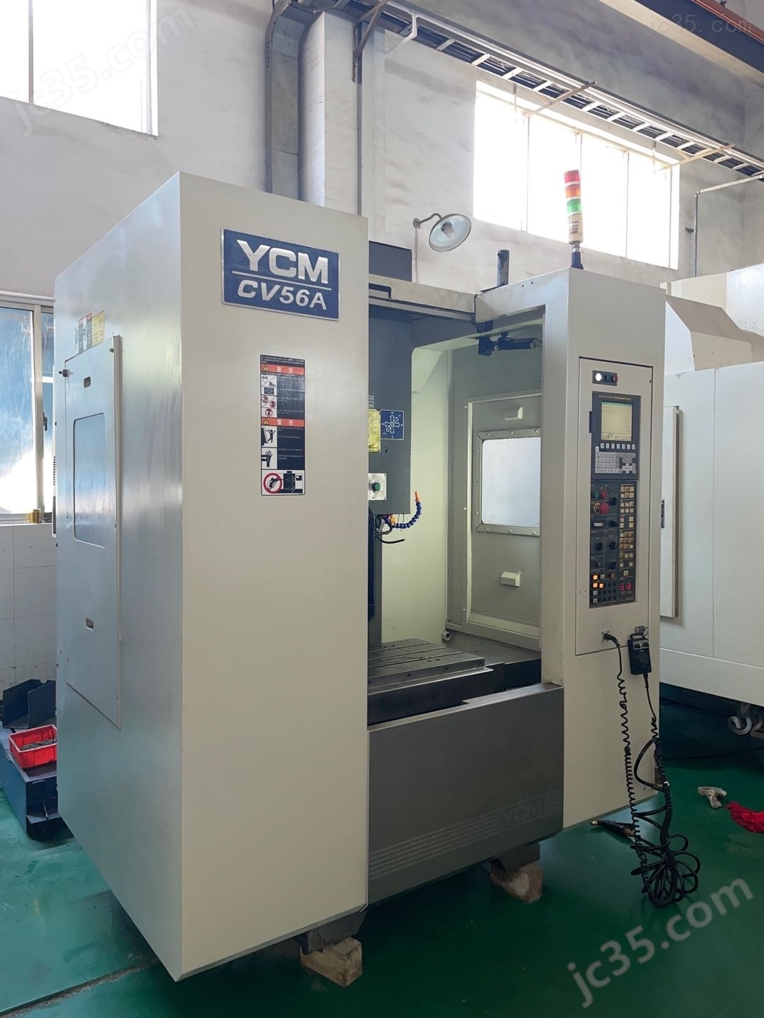 CV56A 二手三台中国台湾机永进加工中心 - 2