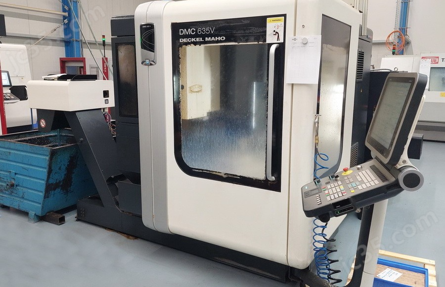 DMC 635 V New Design DECKEL MAHO 二手德马吉立式加工中心 - 2