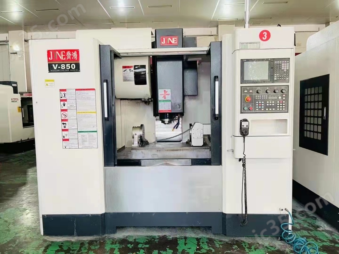 850 二手乔鸿850立式加工中心 2