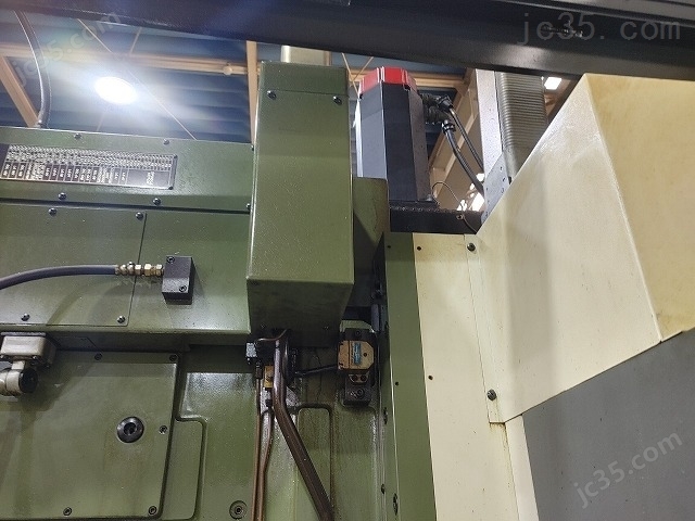 FNC-106-A20 二手牧野立式加工中心 - 2