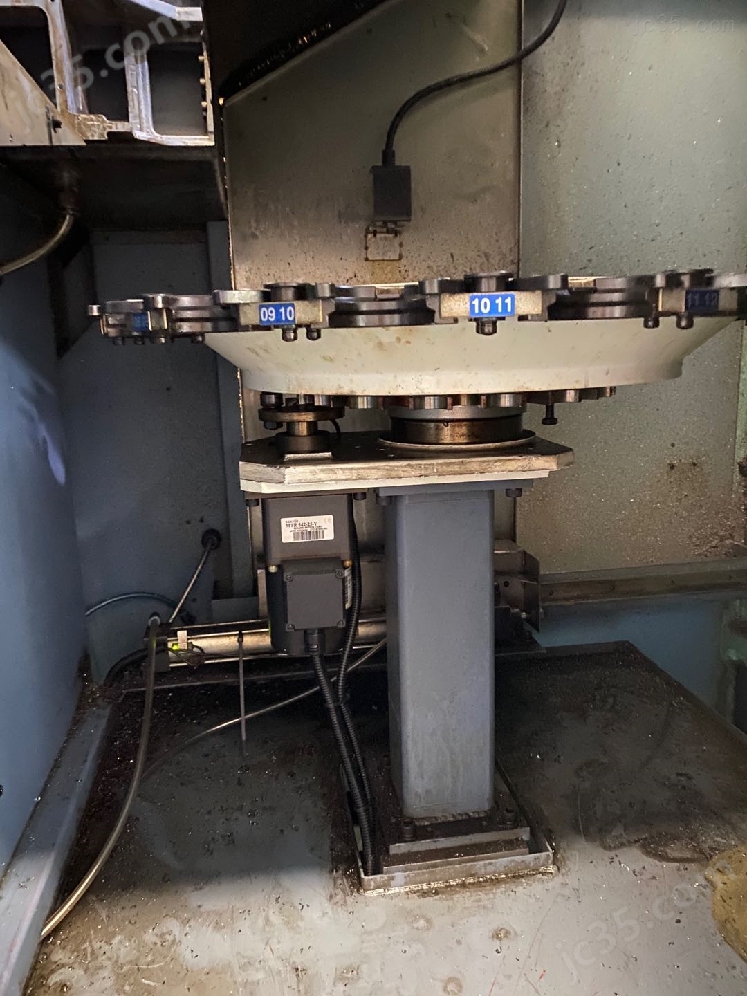 CT-105V 二手中国台湾新虎将高速搪銑加工中心 - 2