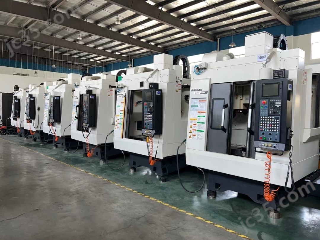 DNM4050 二手韩国斗山小型加工中心