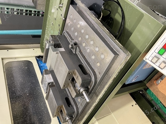 MSA40-30-P 二手牧野立式加工中心 - 3