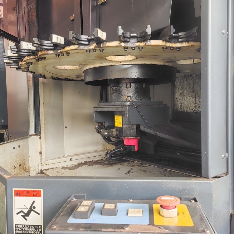 V55 二手日本MAKINO牧野立式加工中心 - 2