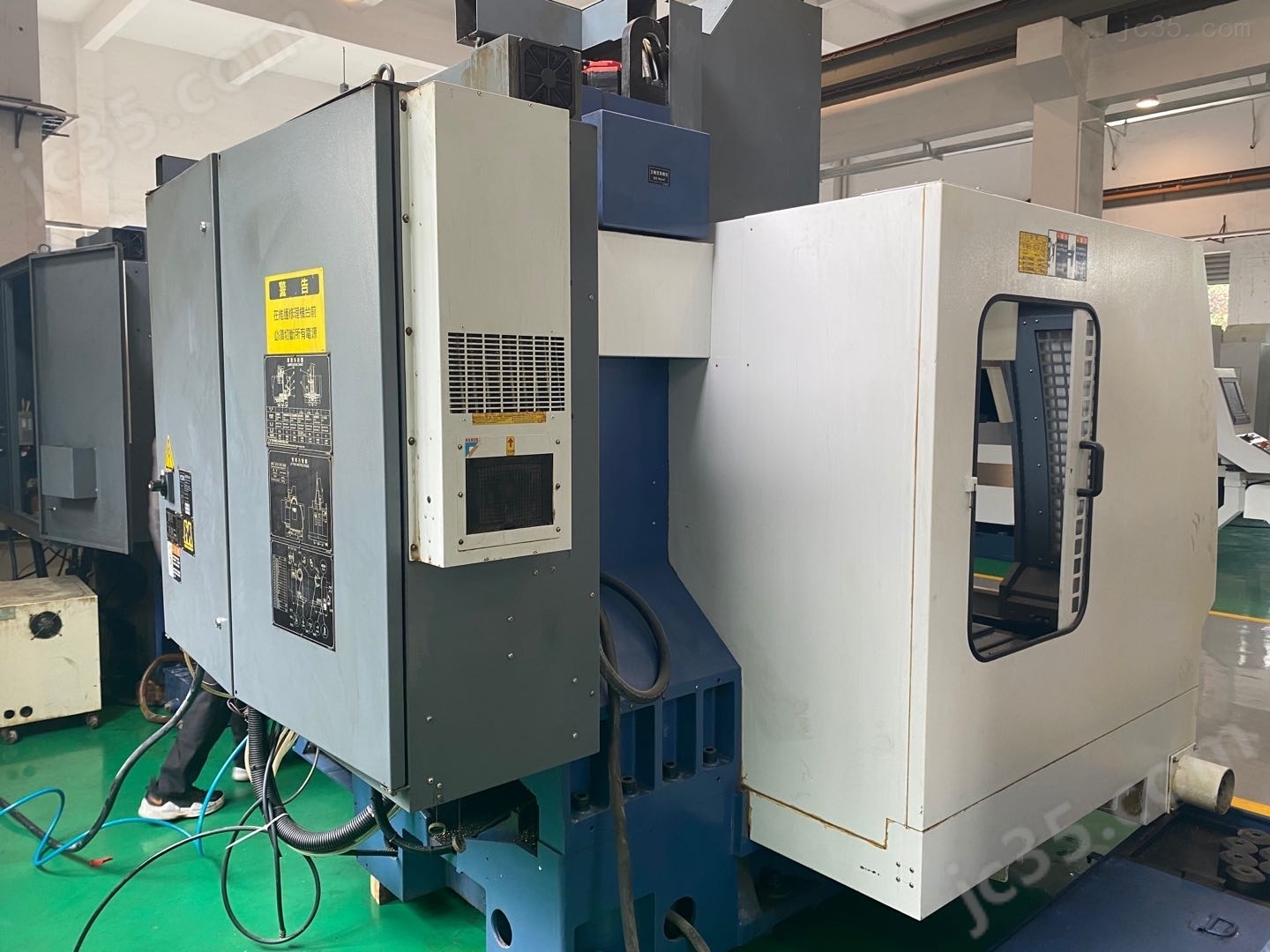 FV85A 二手中国台湾永进85A加工中心 - 2