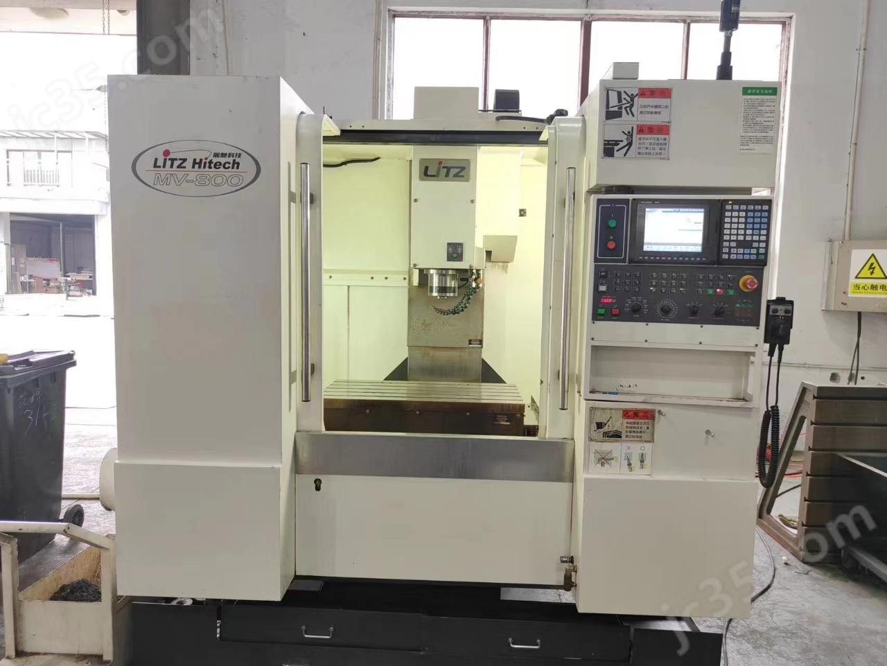 MV 800 二手中国台湾丽驰 MV 800模具加工机
