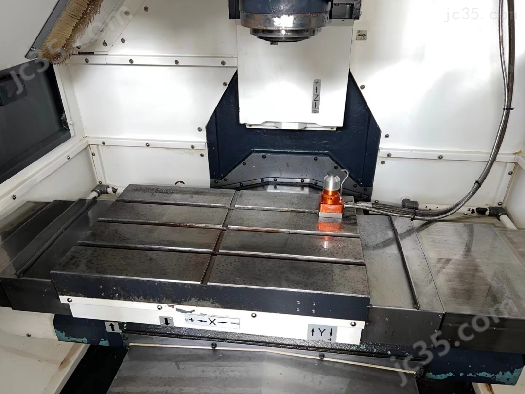 DNM4050 二手韩国斗山小型加工中心 - 4