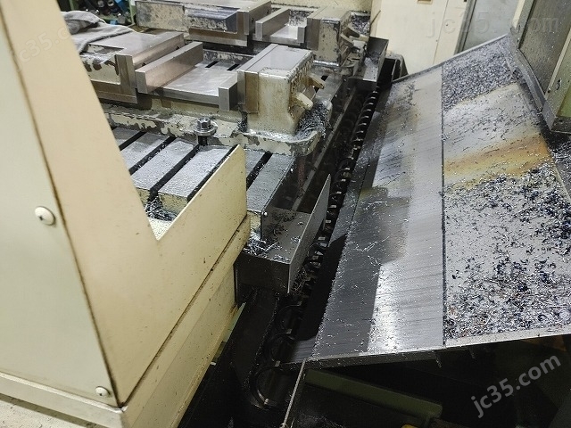 FNC-106-A20 二手牧野立式加工中心 - 4