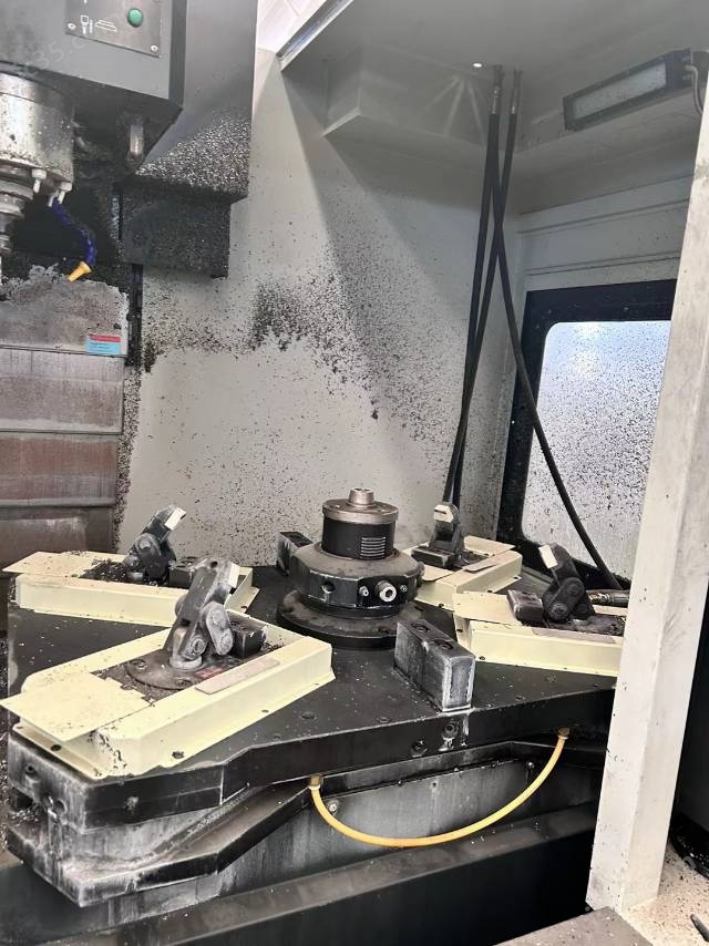 1160 二手中国台湾丽伟v-40L加工中心