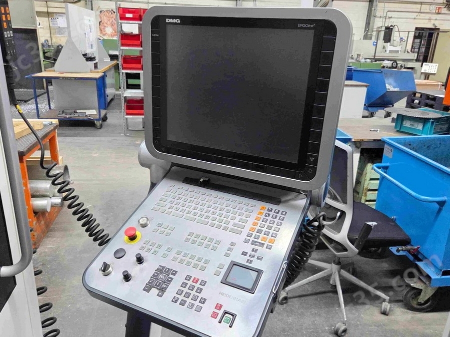 DMC 835 V New Design DECKEL MAHO 二手德马吉立式加工中心 - 4