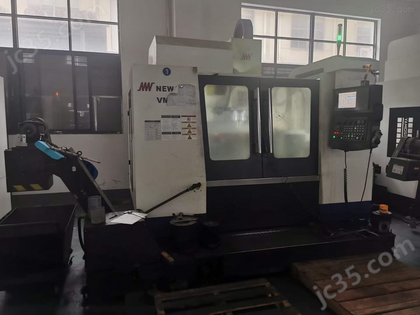 VM1160 二手工厂急售纽威VM1160H加工中心